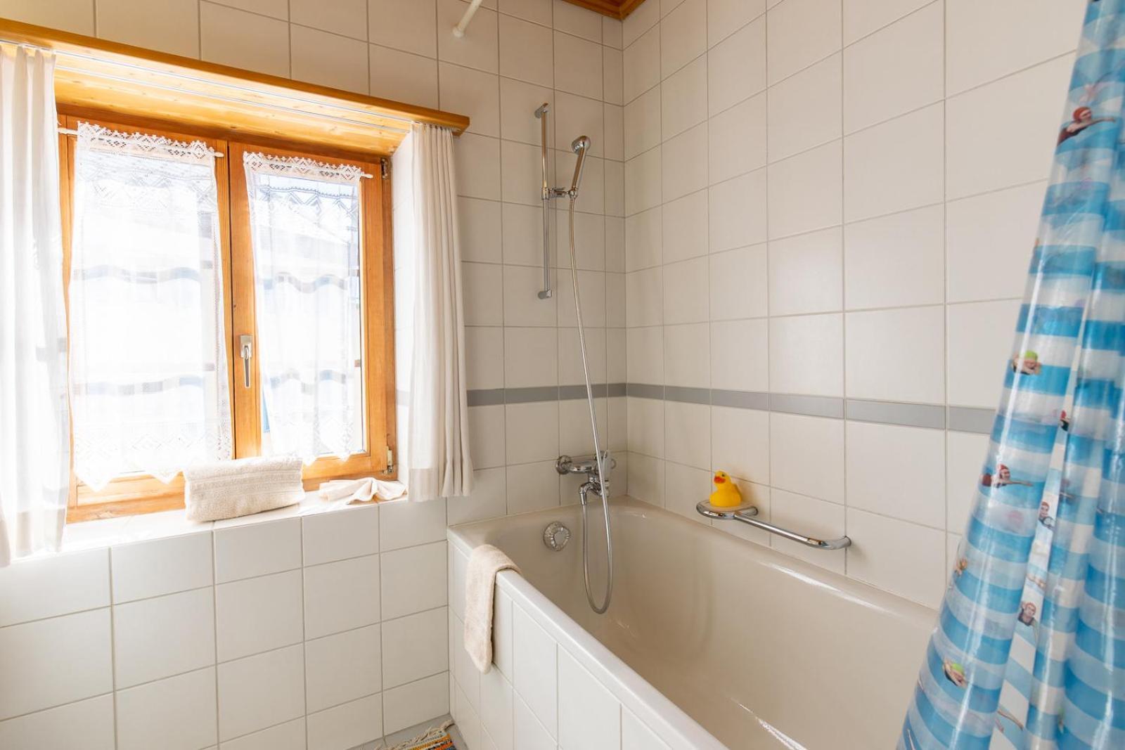 Appartamento Chasa Tredeschin Scuol Esterno foto